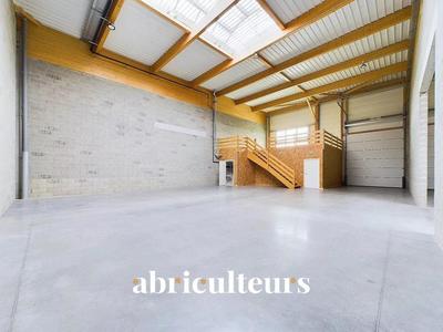 Bureau - 573 m²