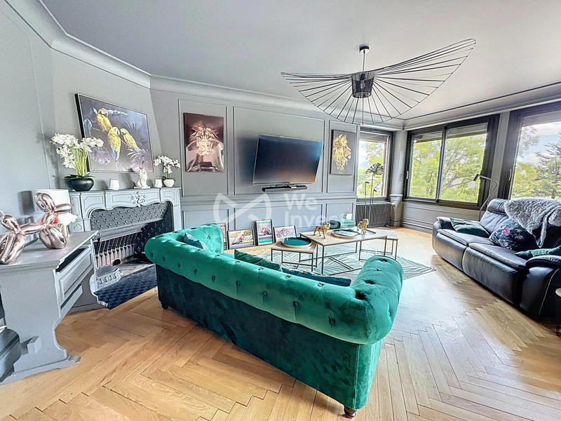 Maison - 274 m² - 9 pièces