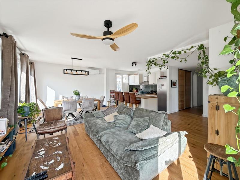 Penthouse - 83 m² - 3 pièces