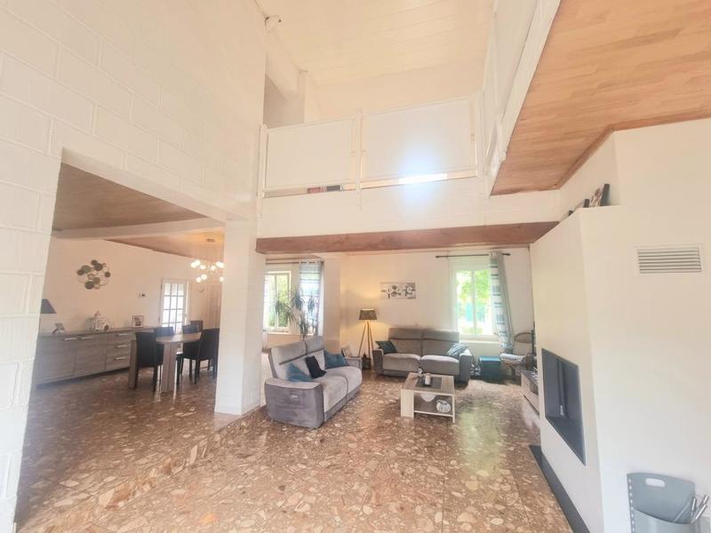 Maison - 158 m² - 5 pièces