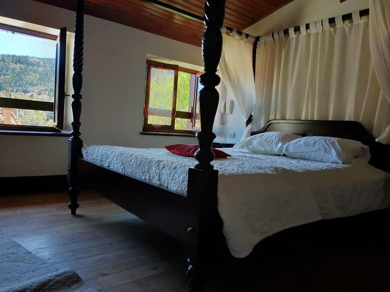 Maison - 470 m² - 20 pièces