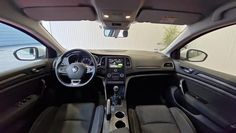 Renault Mégane IV blue dci 115 business