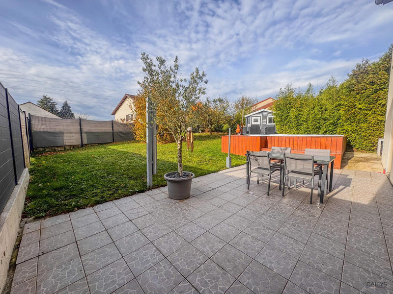 Maison - 96 m² - 6 pièces