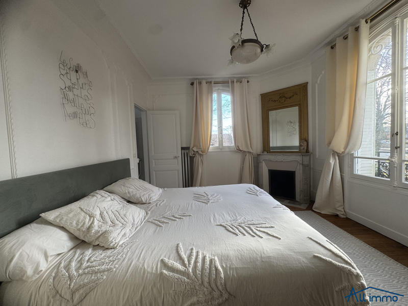 Maison - 280 m² - 7 pièces