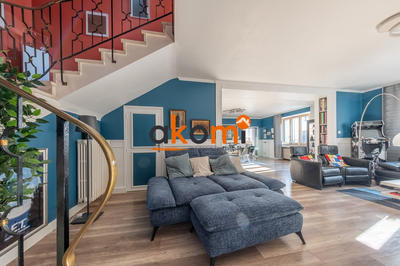 Maison ancienne - 257 m² - 8 pièces