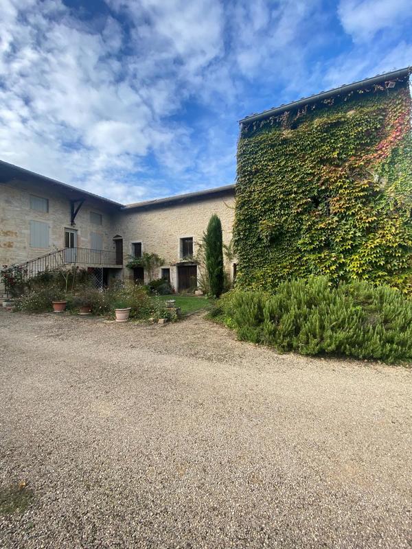 Maison - 260 m² - 11 pièces