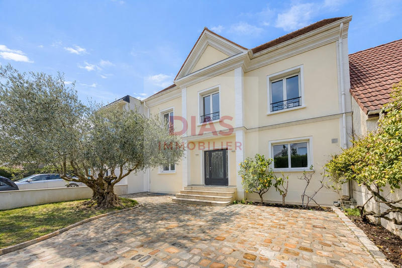 Maison - 188 m² - 7 pièces