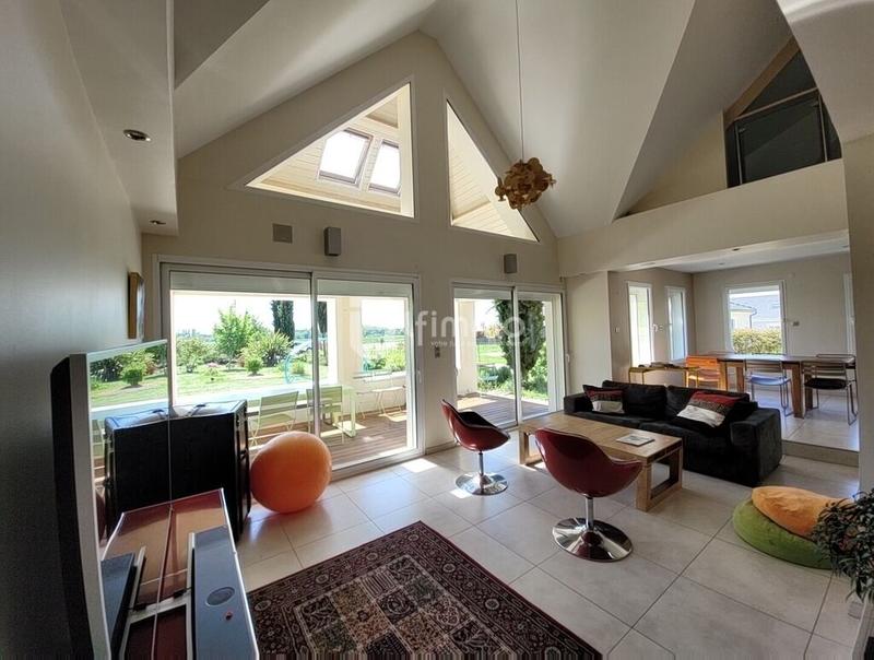 Maison - 147 m² - 8 pièces