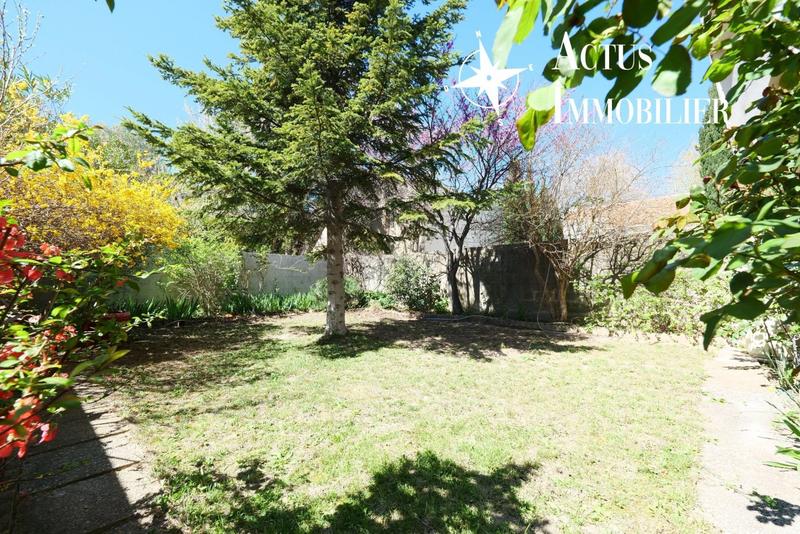 Maison - 242 m² - 8 pièces