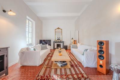 Maison - 330 m² - 8 pièces