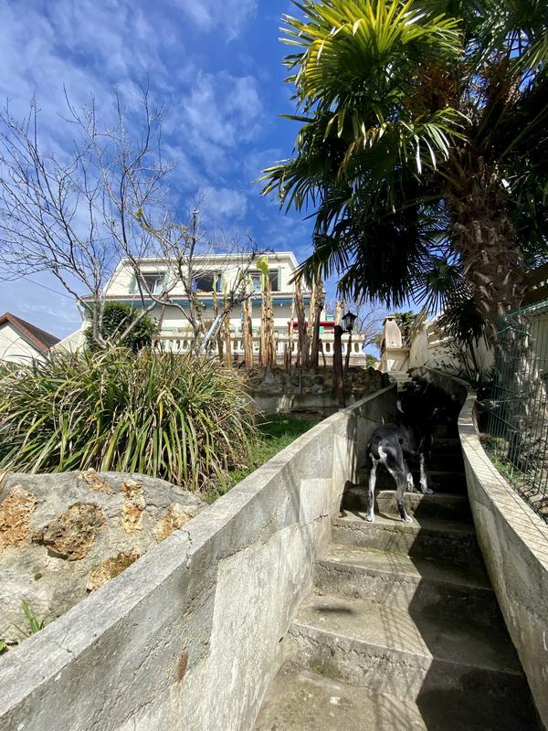 Maison traditionnelle - 141 m² - 7 pièces