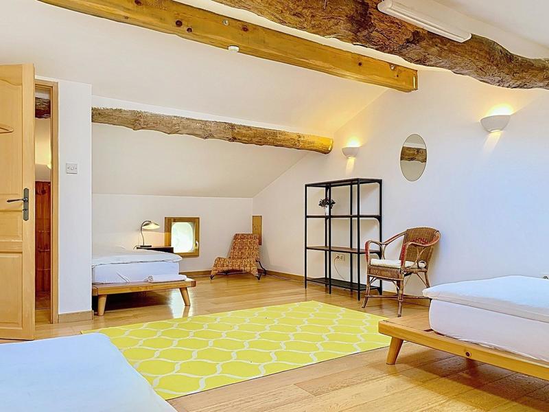 Maison - 420 m² - 12 pièces