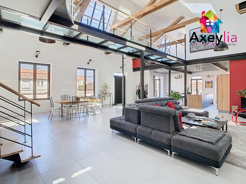 Loft - 278 m² - 5 pièces
