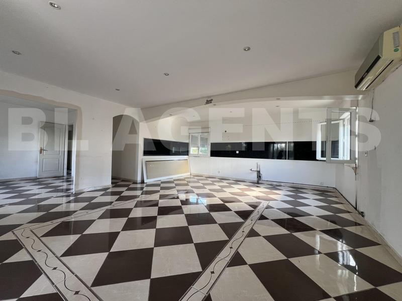 Maison - 200 m² - 5 pièces