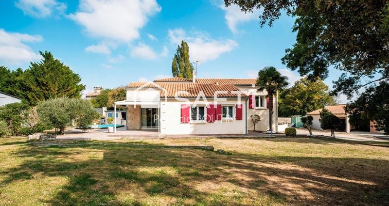 Maison - 249 m² - 11 pièces