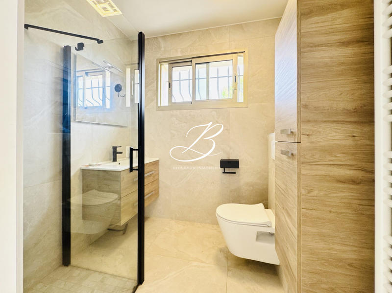 Maison - 200 m² - 7 pièces