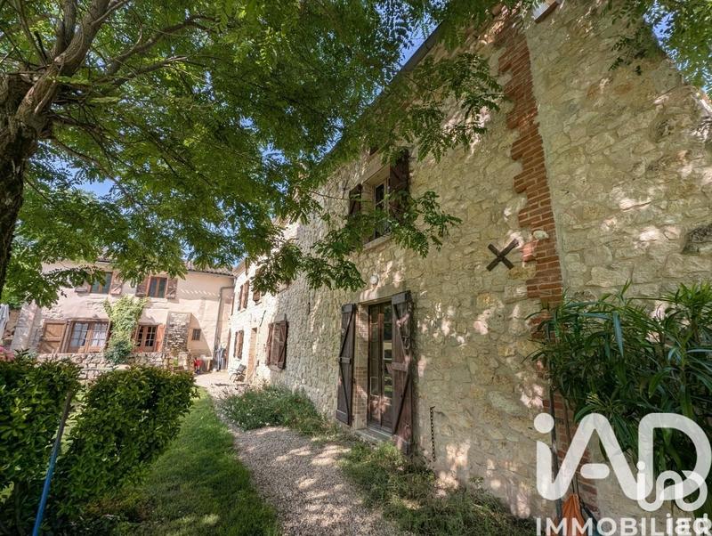 Maison - 293 m² - 4 pièces