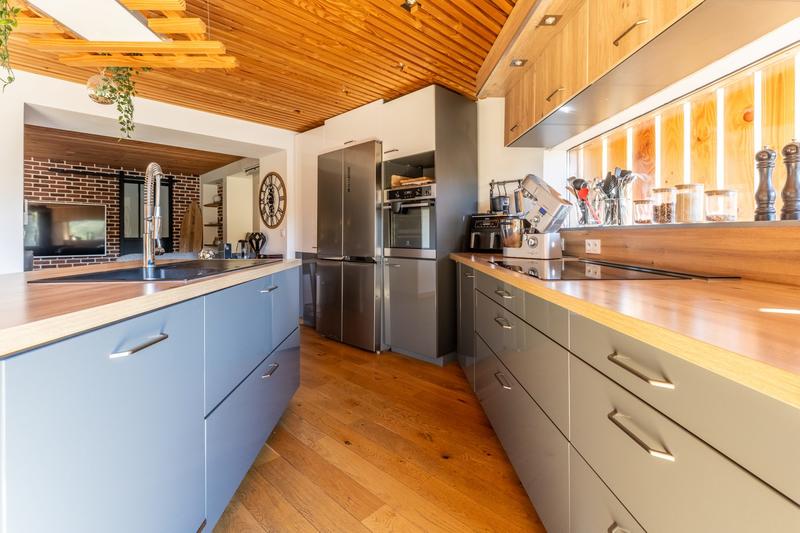 Maison - 140 m² - 5 pièces