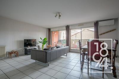 Appartement - 80 m² - 3 pièces