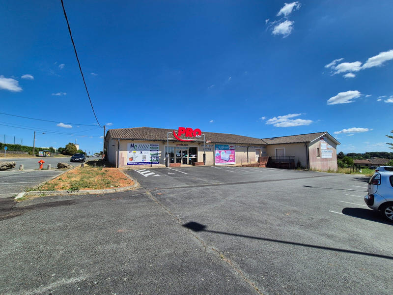 Parking / Garage - 1 065 m²