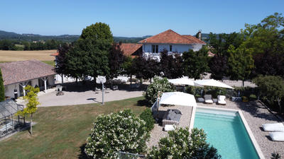 Maison - 292 m² - 10 pièces