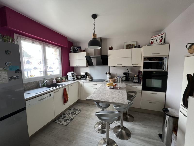 Maison traditionnelle - 187 m² - 8 pièces