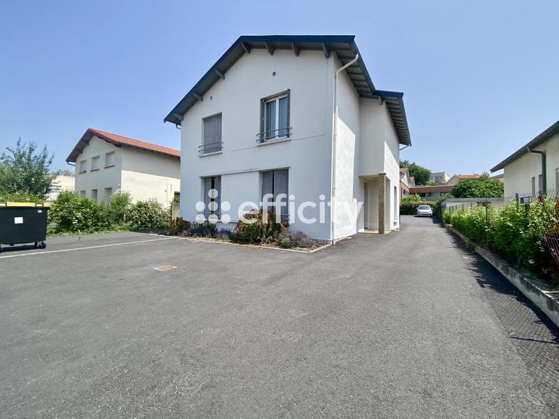 Maison - 211 m² - 6 pièces