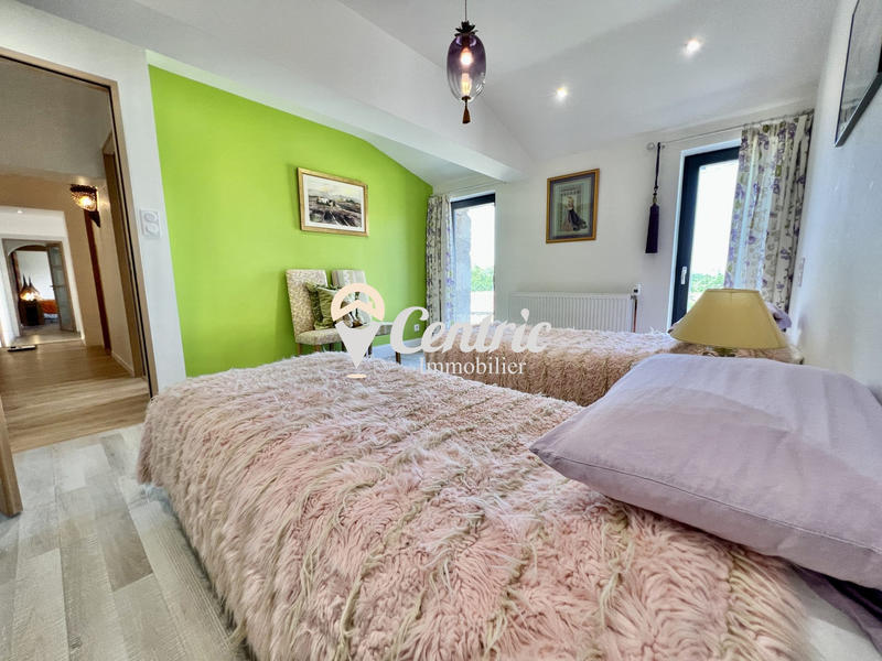 Maison ancienne - 341 m² - 11 pièces