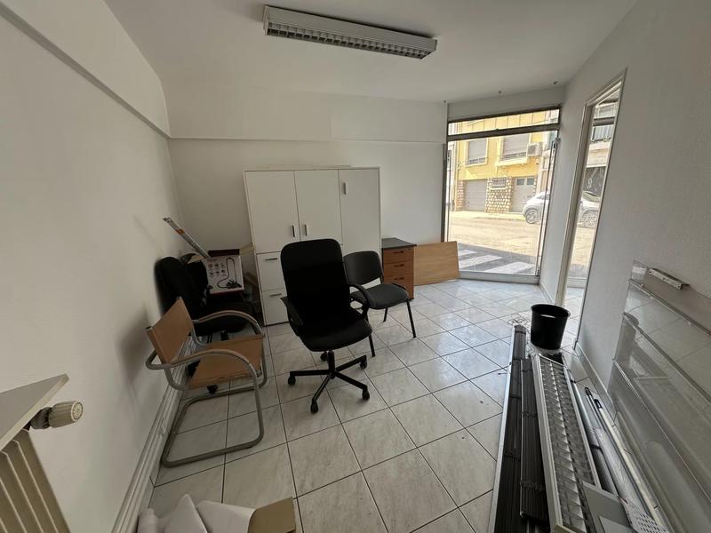 Local commercial - 85 m² - 3 pièces