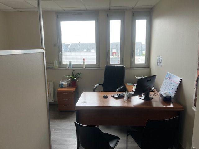 Bureau - 130 m² - 7 pièces