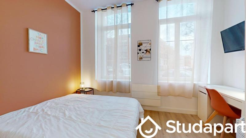 Chambre - 13 m² - 1 pièce