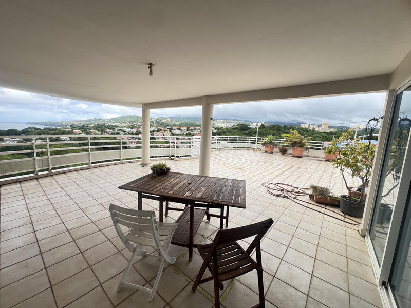 Loft - 139 m² - 5 pièces