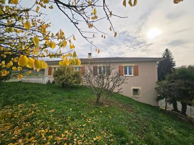 Maison - 177 m² - 7 pièces