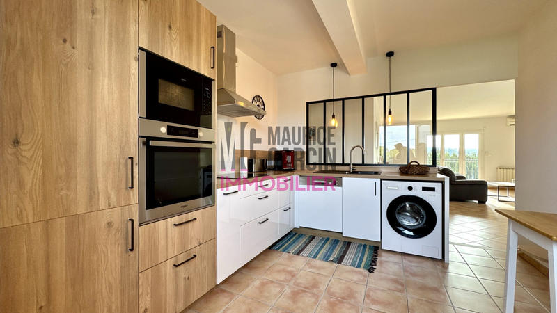 Appartement - 93 m² - 4 pièces