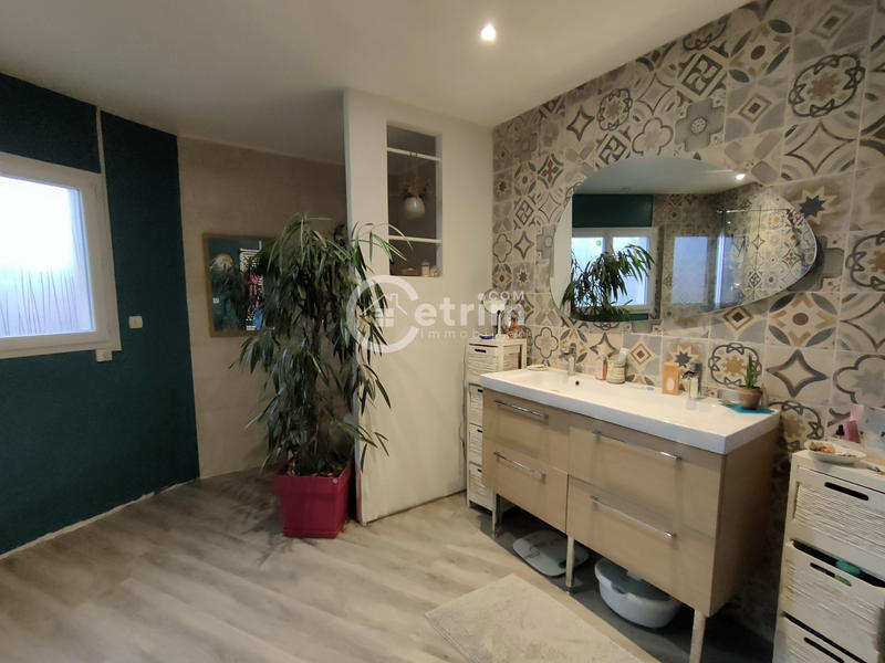 Maison - 218 m² - 7 pièces