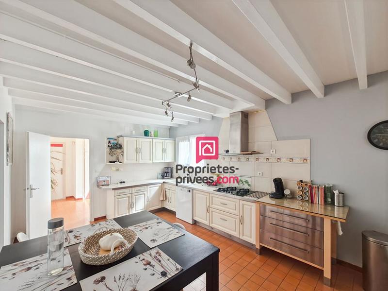 Maison - 225 m² - 8 pièces
