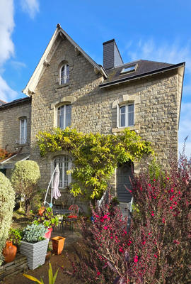 Maison - 180 m² - 7 pièces