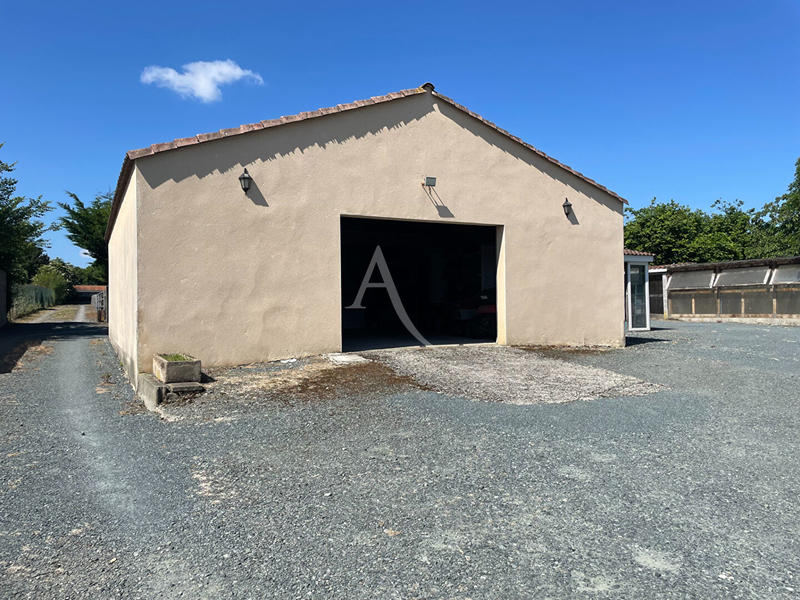 Maison - 100 m² - 2 pièces