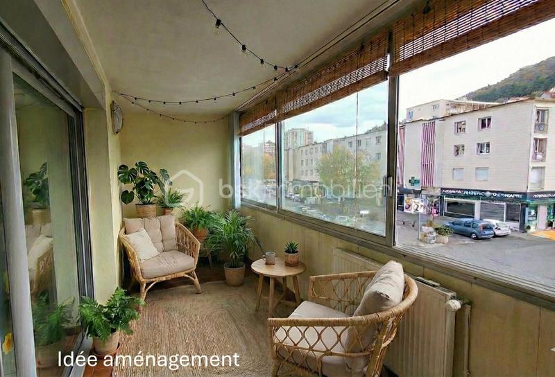 Appartement - 90 m² - 3 pièces