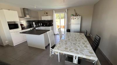 Villa - 90 m² - 4 pièces