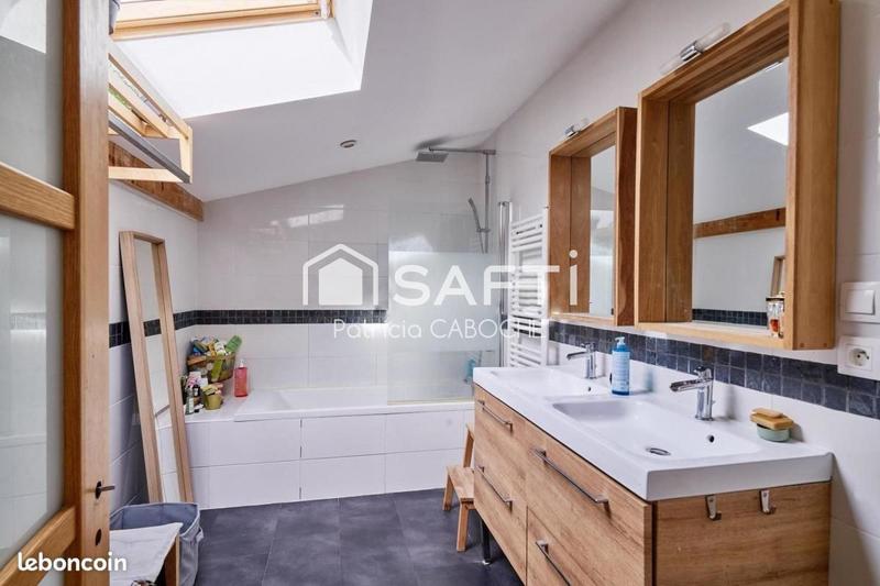 Maison - 130 m² - 6 pièces