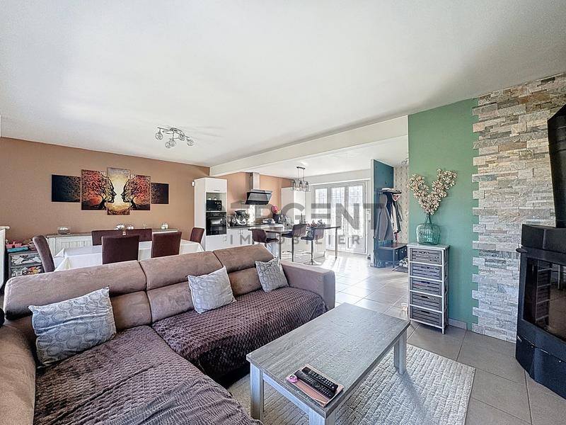 Maison - 95 m² - 5 pièces