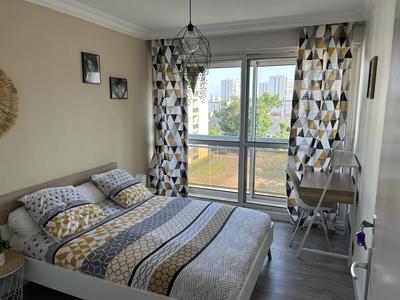 Appartement - 90 m² - 6 pièces