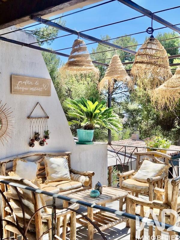 Maison - 267 m² - 11 pièces