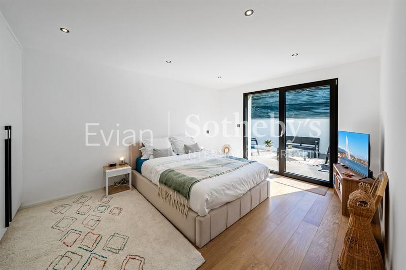 Maison - 171 m² - 6 pièces