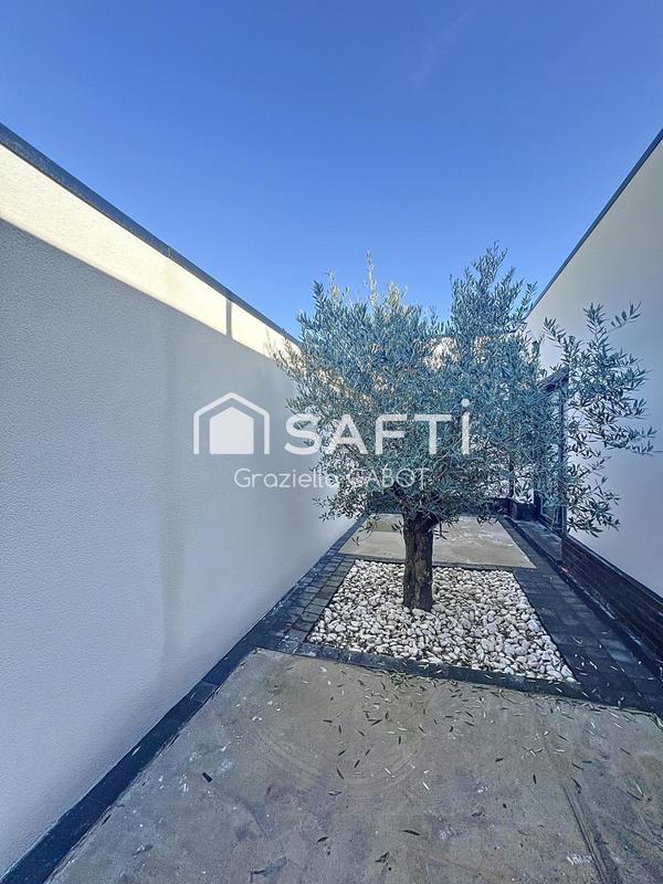 Maison - 200 m² - 5 pièces