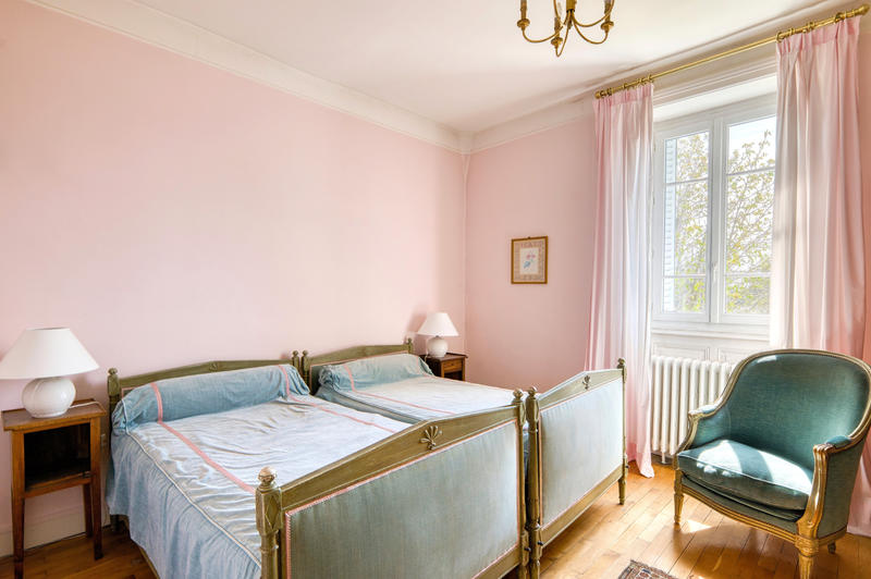 Propriété - 284 m² - 11 pièces