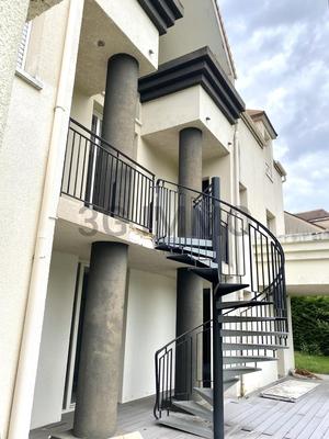 Propriété - 360 m² - 7 pièces