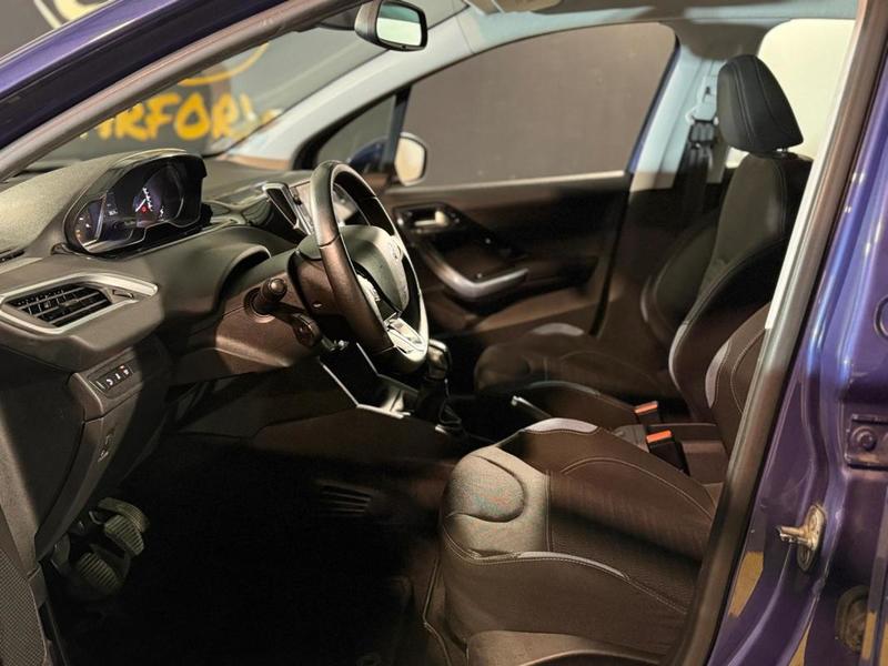 Peugeot 208 Allure 5 Portes 1.6 Hdi 92 cv Radar de recul, Bluetooth, Régulateur vitesse