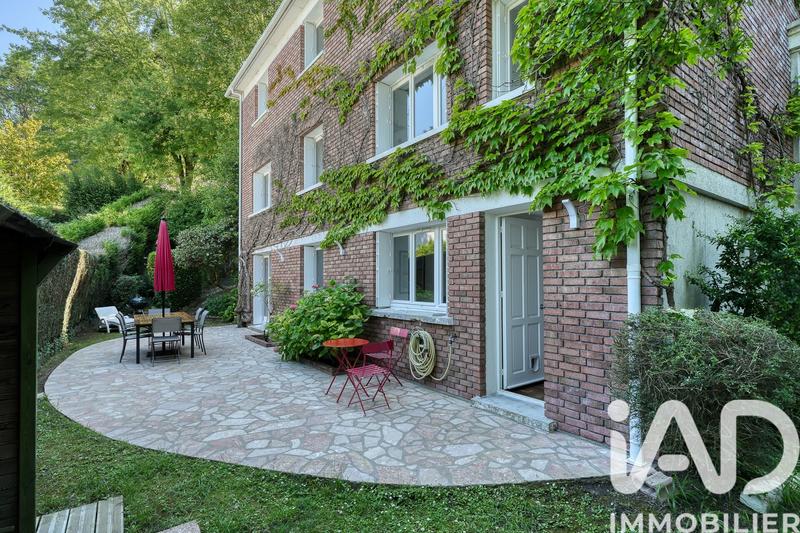 Maison - 206 m² - 8 pièces